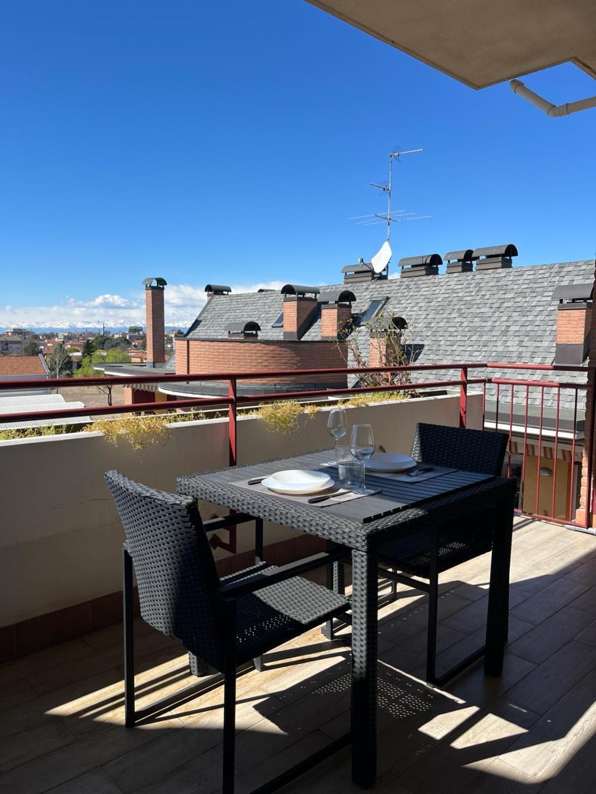 Penthouse Suite - Skyline View Busto Arsizio Luaran gambar